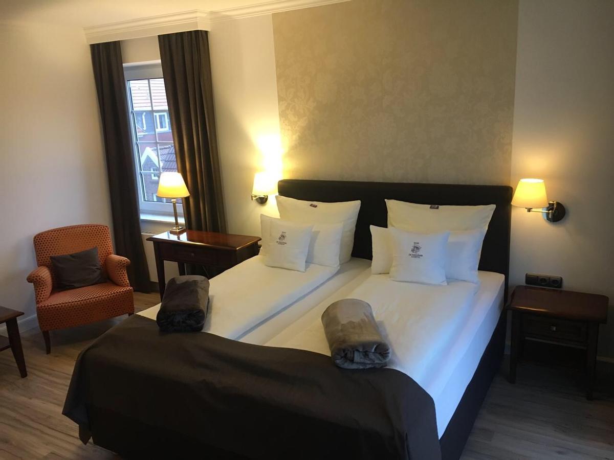 De Insulaner Hotel *